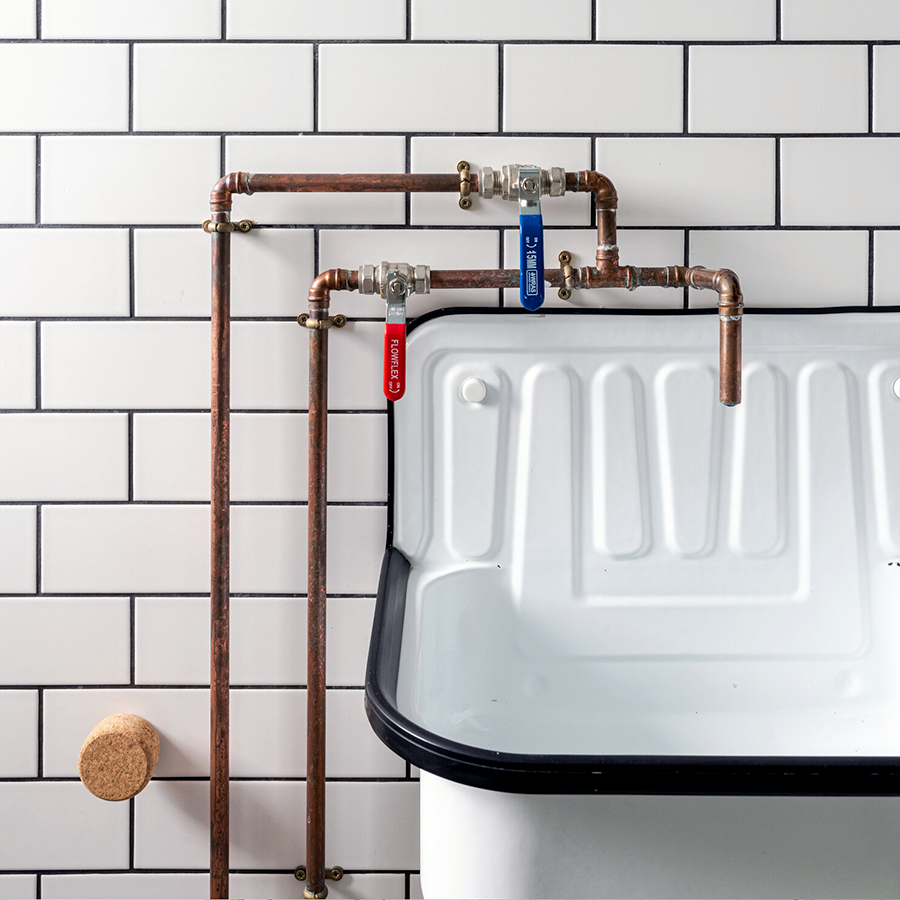 Dyke & Dean blue enamel bucket sink blue rim