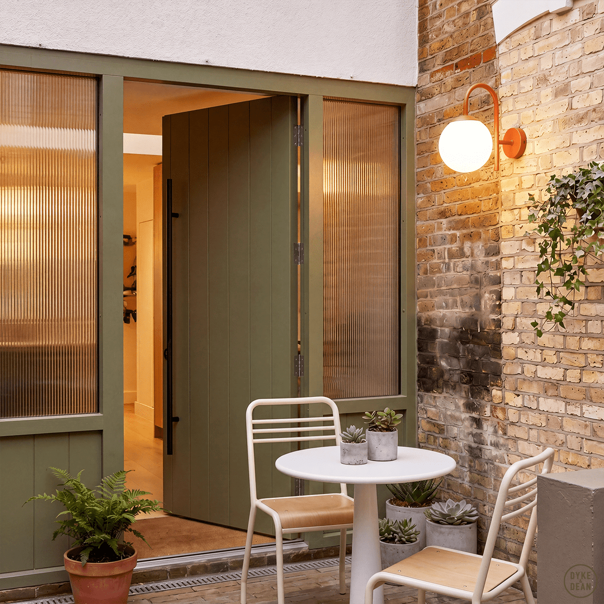 ARC WALL LIGHT SMALL GLOBE - DYKE & DEAN