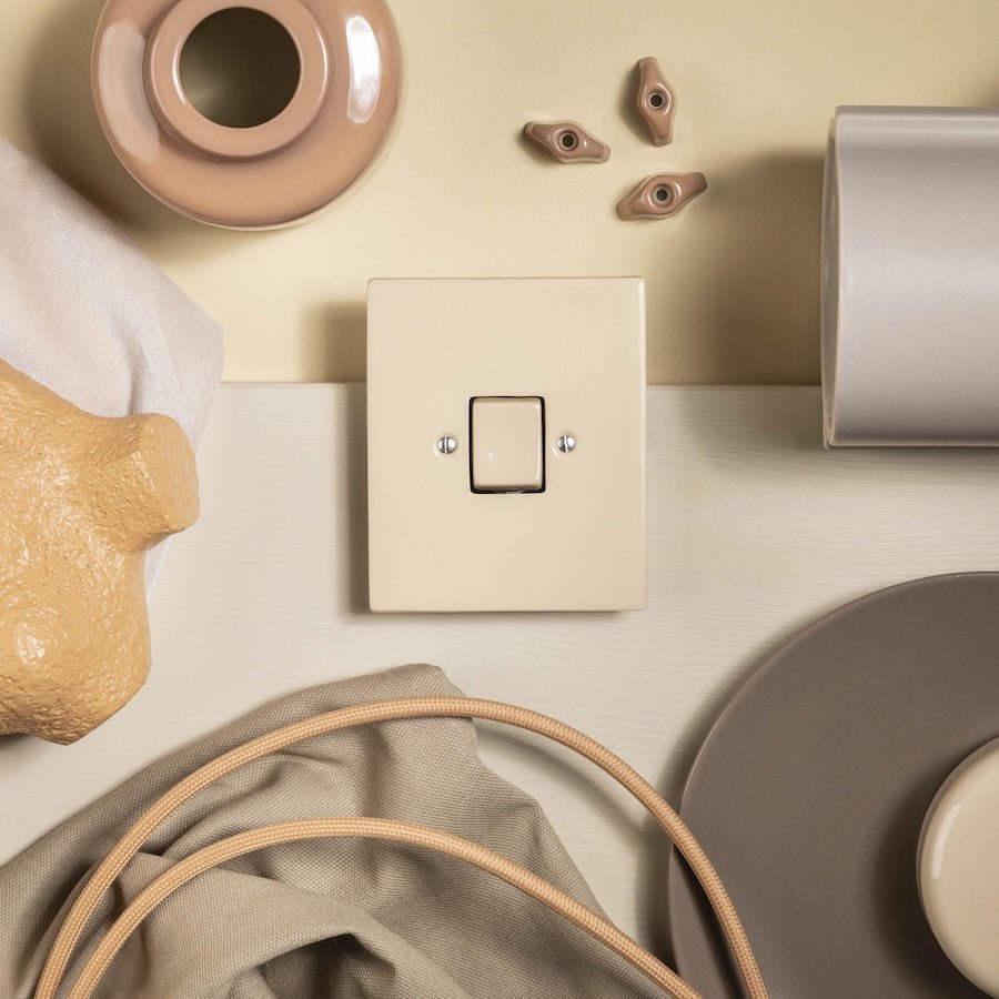 White Katy Paty porcelain plate double wall light switch
