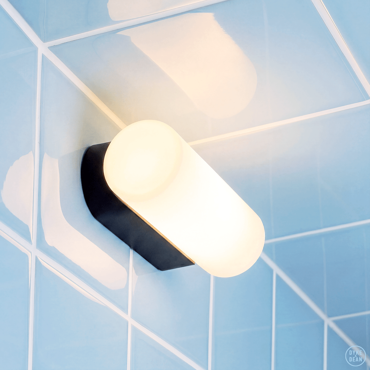 OPAL BATHROOM MIRROR LIGHT BLACK - DYKE & DEAN