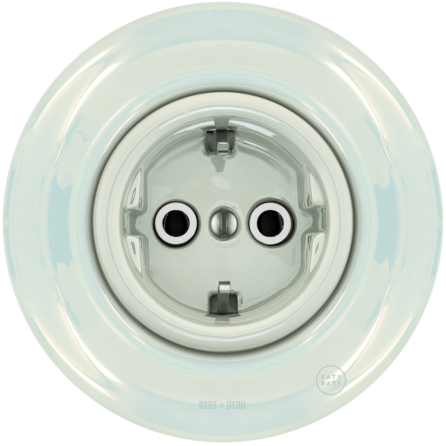Concha porcelain 2-pin schuko wall socket by Katy Paty